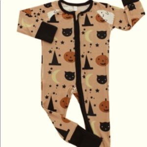 New with tags Emerson & friends Halloween baby pjs )
